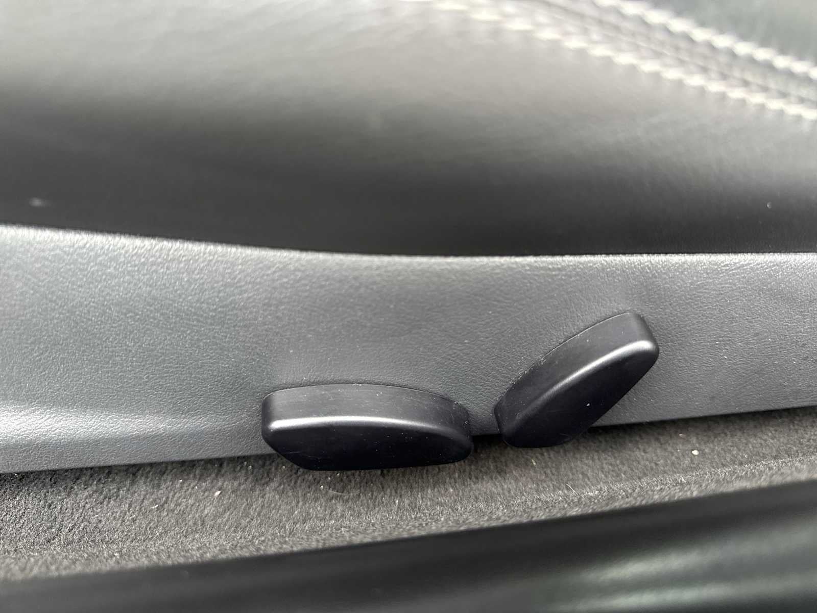 2004 Chrysler Crossfire Base