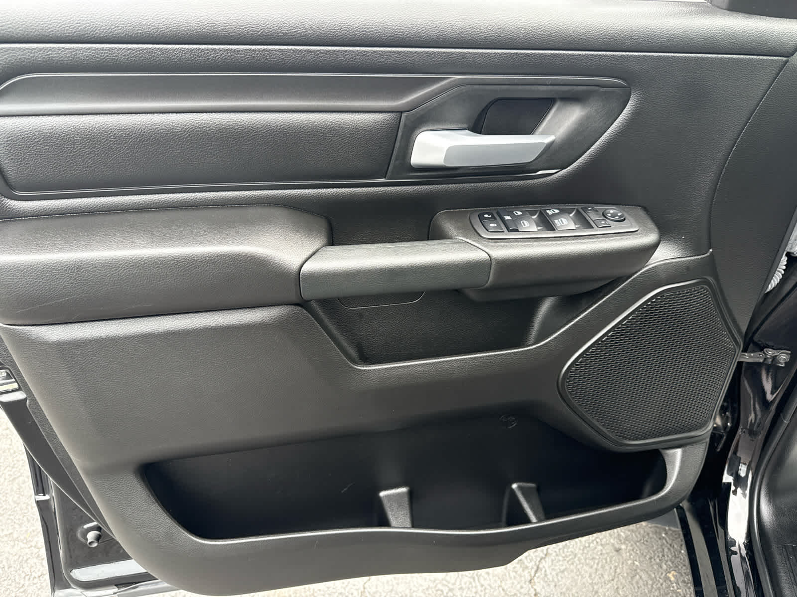 2024 RAM 1500 Tradesman Crew Cab 4x4 5'7" Box