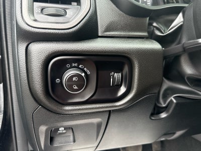 2024 RAM 1500 Tradesman Crew Cab 4x4 5'7" Box