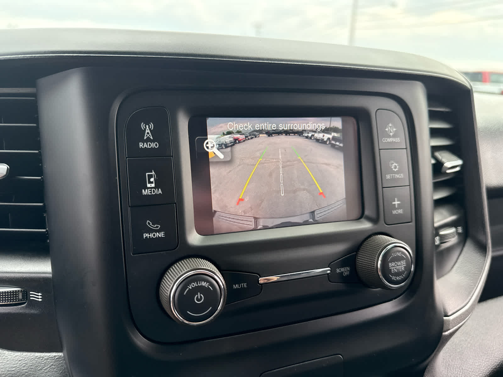 2024 RAM 1500 Tradesman Crew Cab 4x4 5'7" Box
