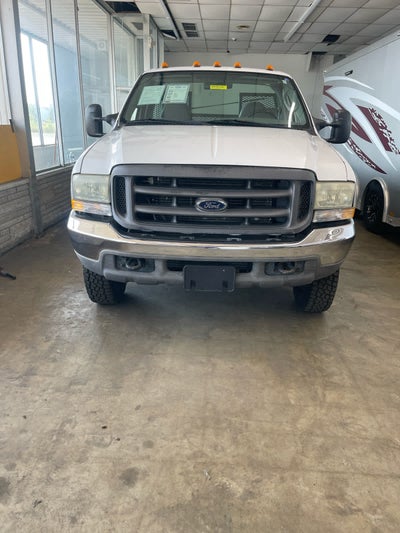 2004 Ford Super Duty F-350 DRW XL