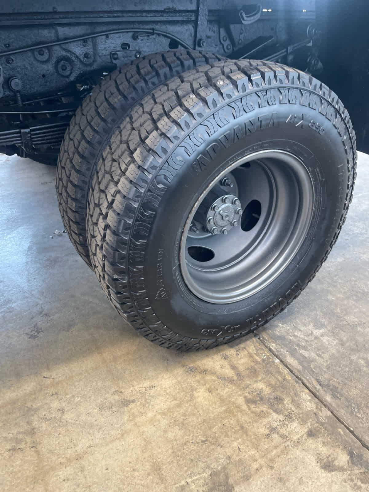 2004 Ford Super Duty F-350 DRW XL