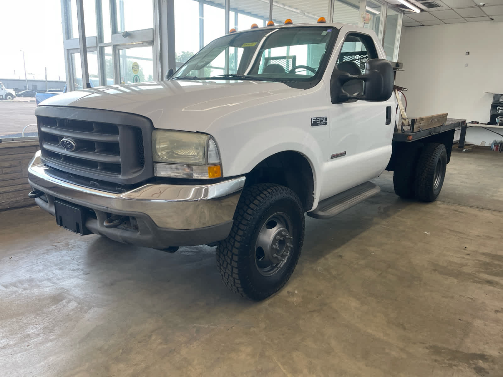2004 Ford Super Duty F-350 DRW XL