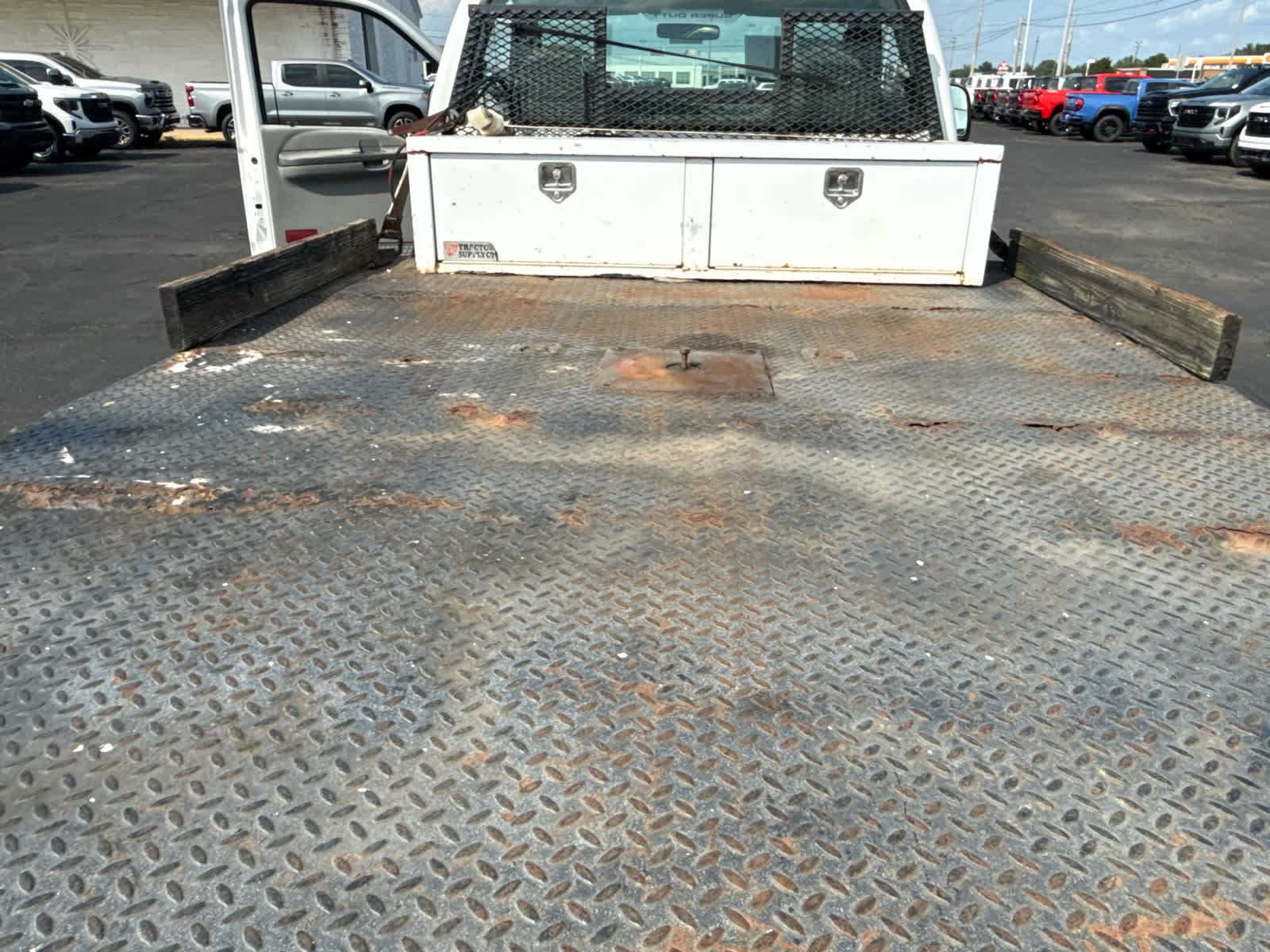 2004 Ford Super Duty F-350 DRW XL