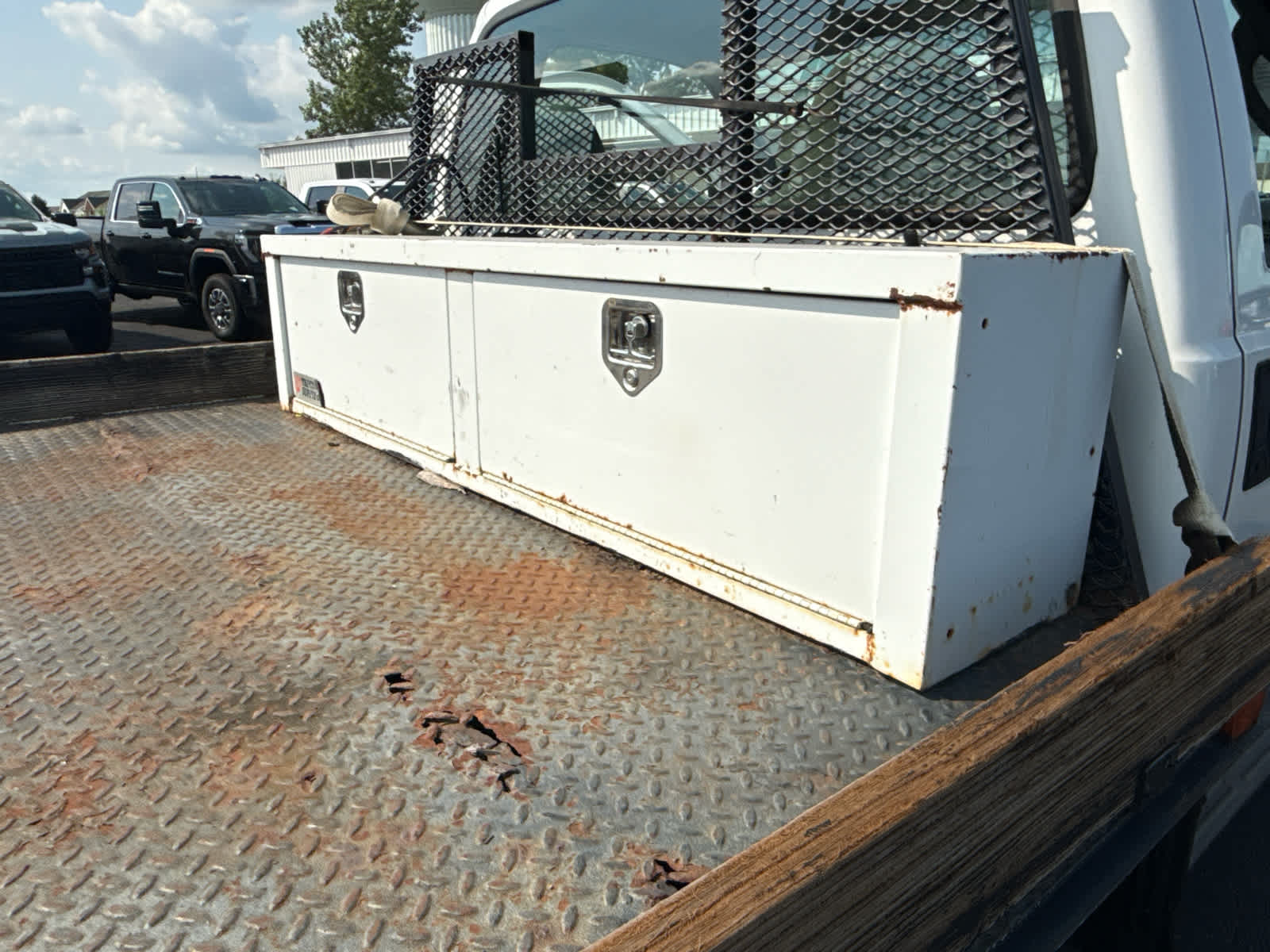 2004 Ford Super Duty F-350 DRW XL