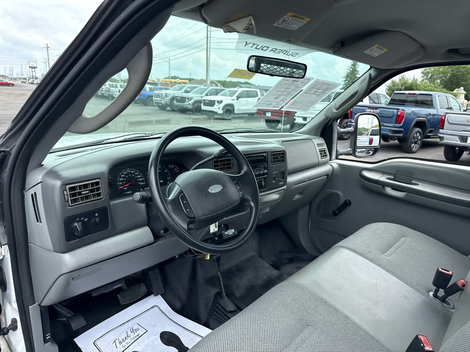 2004 Ford Super Duty F-350 DRW XL
