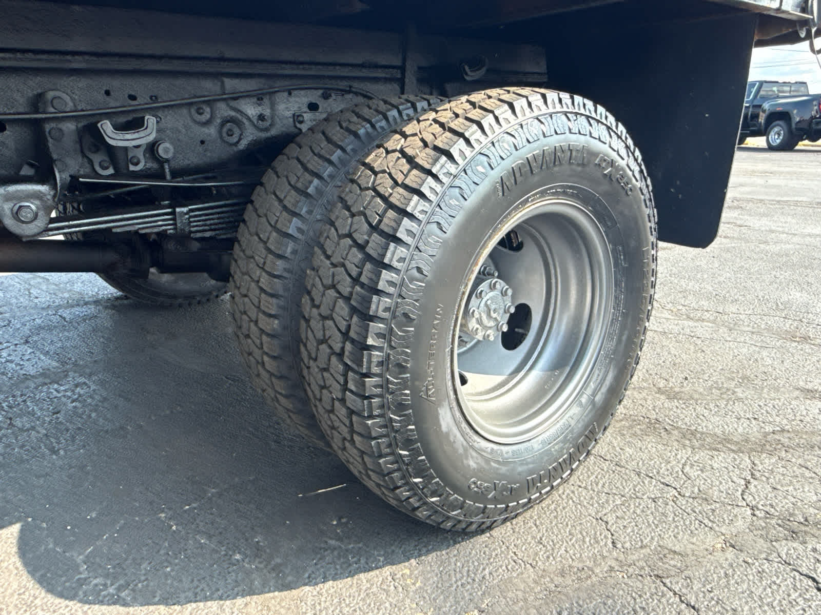 2004 Ford Super Duty F-350 DRW XL
