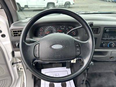 2004 Ford Super Duty F-350 DRW XL