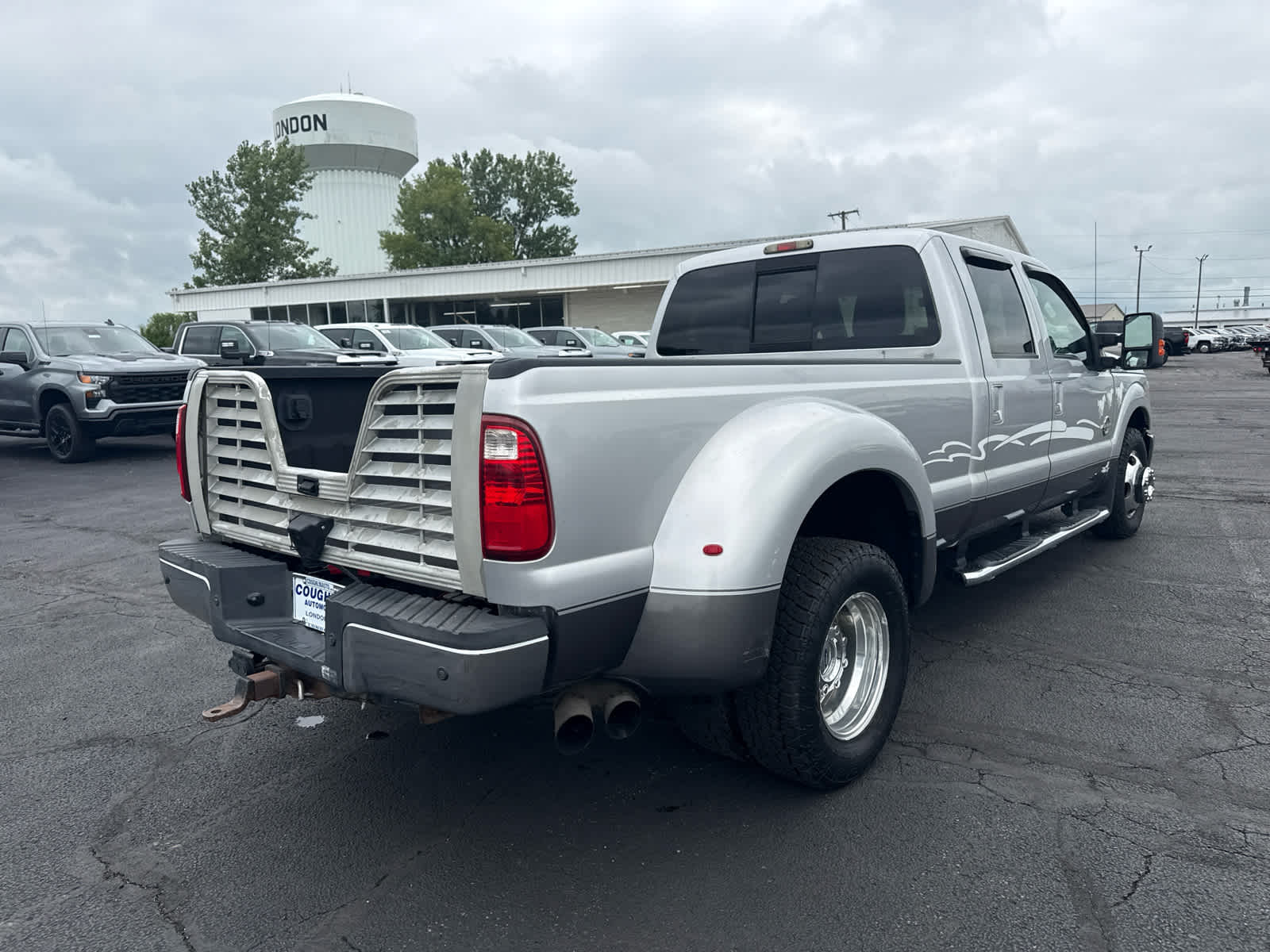 2011 Ford Super Duty F-350 DRW XL