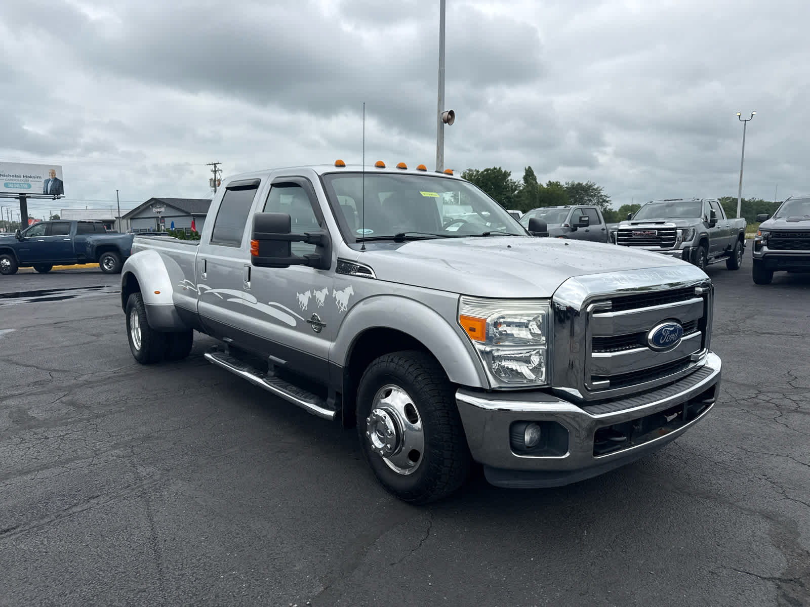 2011 Ford Super Duty F-350 DRW XL