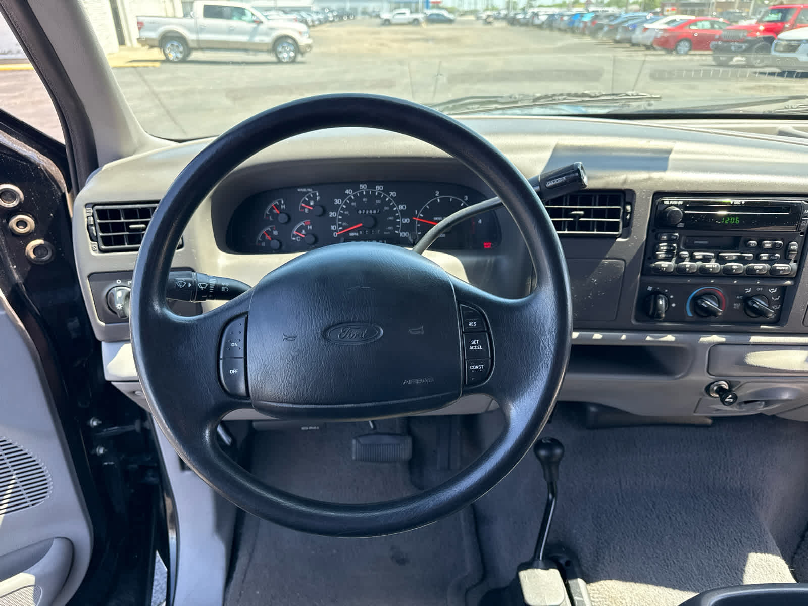 2000 Ford Super Duty F-350 DRW XL