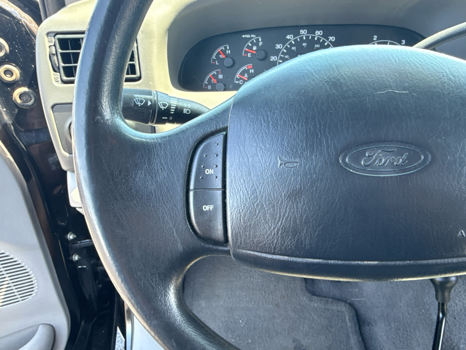 2000 Ford Super Duty F-350 DRW XL