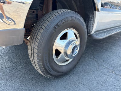 2000 Ford Super Duty F-350 DRW XL