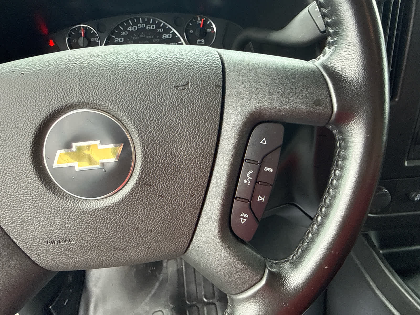 2023 Chevrolet Express Passenger 3500 1LS