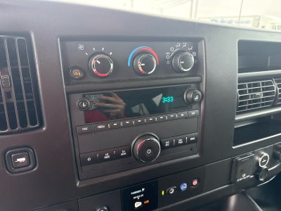 2023 Chevrolet Express Passenger 3500 1LS