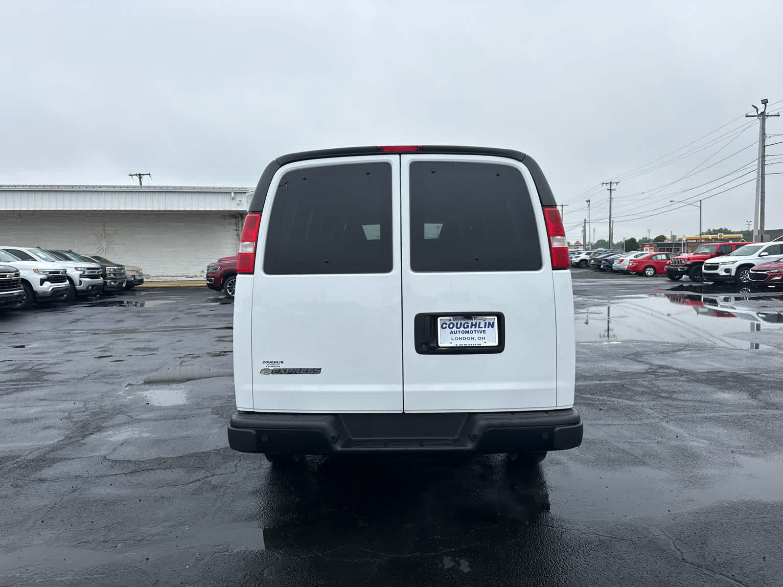 2023 Chevrolet Express Passenger 3500 1LS