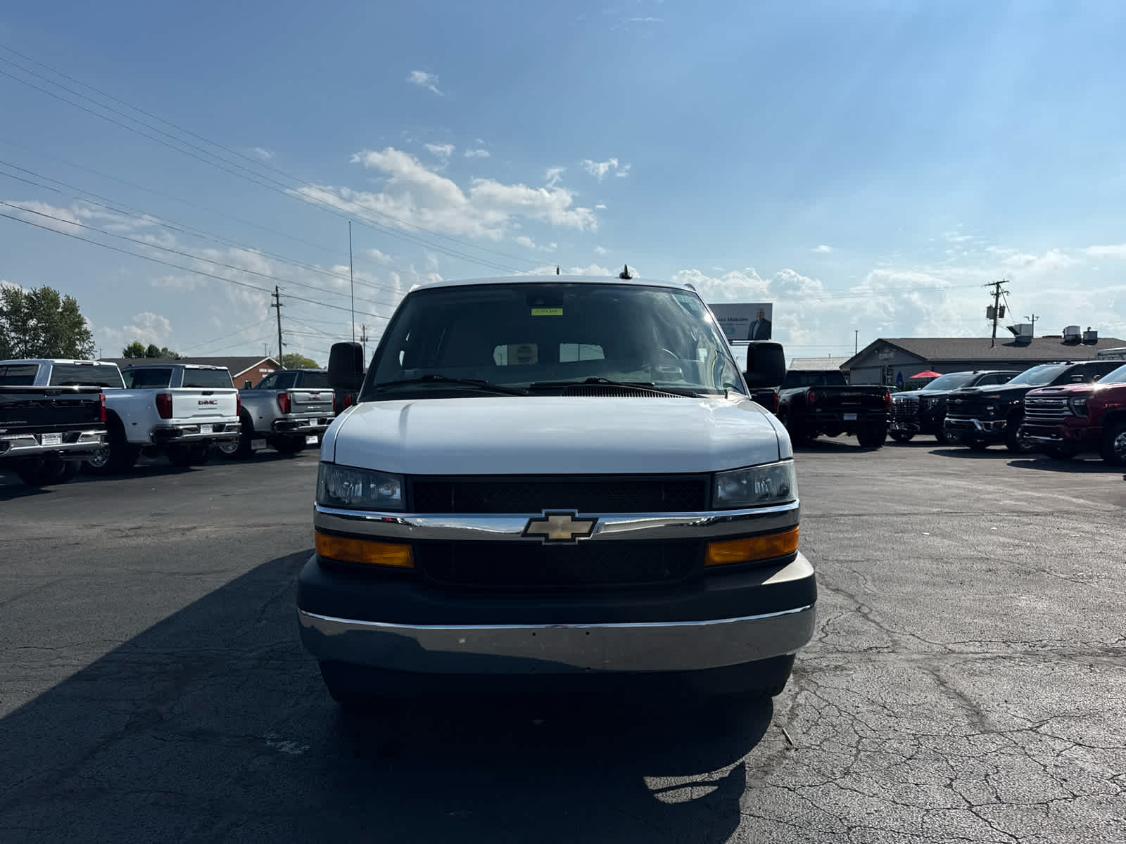 2024 Chevrolet Express Passenger 3500 1LT