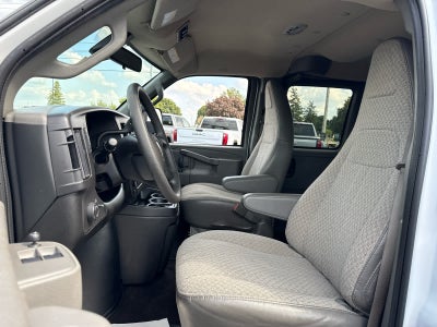 2024 Chevrolet Express Passenger 3500 1LT