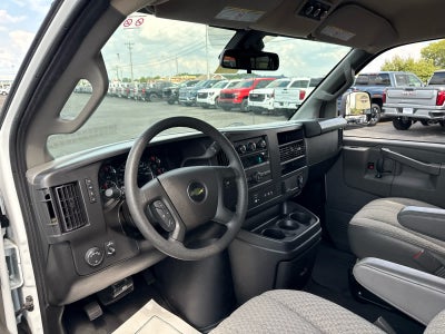 2024 Chevrolet Express Passenger 3500 1LT
