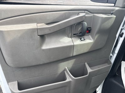 2024 Chevrolet Express Passenger 3500 1LT