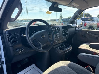 2024 Chevrolet Express Passenger 3500 1LT