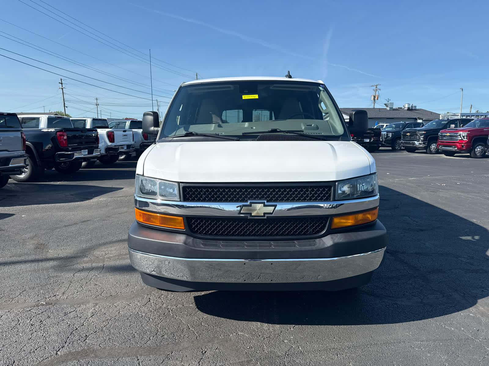 2024 Chevrolet Express Passenger 3500 1LT
