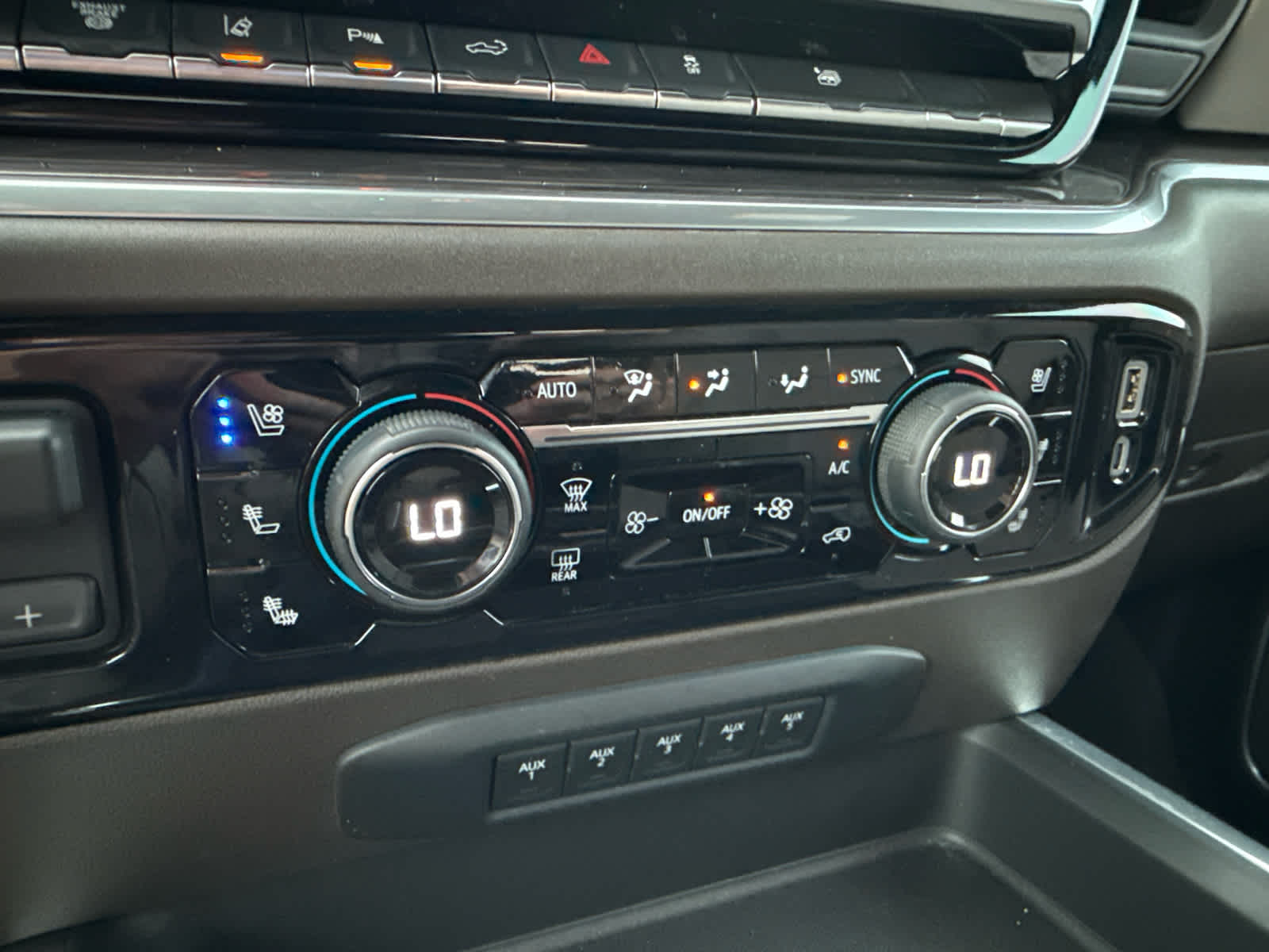 2025 Chevrolet Silverado 3500 HD LTZ