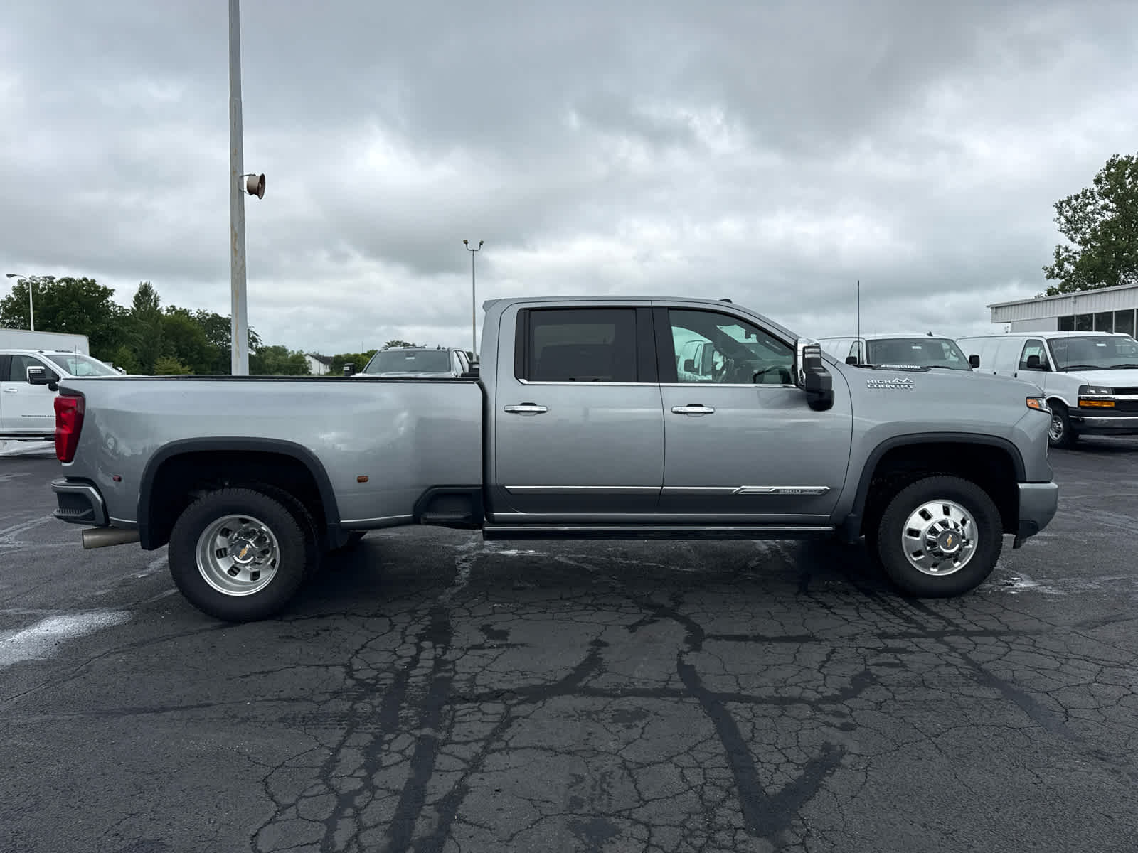2025 Chevrolet Silverado 3500 HD High Country DRW