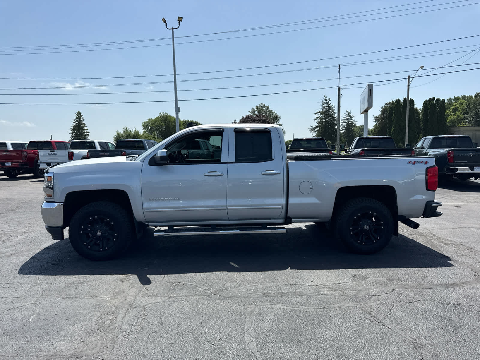 Used 2016 Chevrolet Silverado 1500 LT with VIN 1GCVKREC9GZ344309 for sale in London, OH