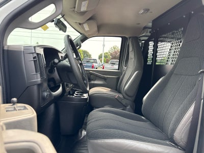 2025 Chevrolet Express Cargo WT
