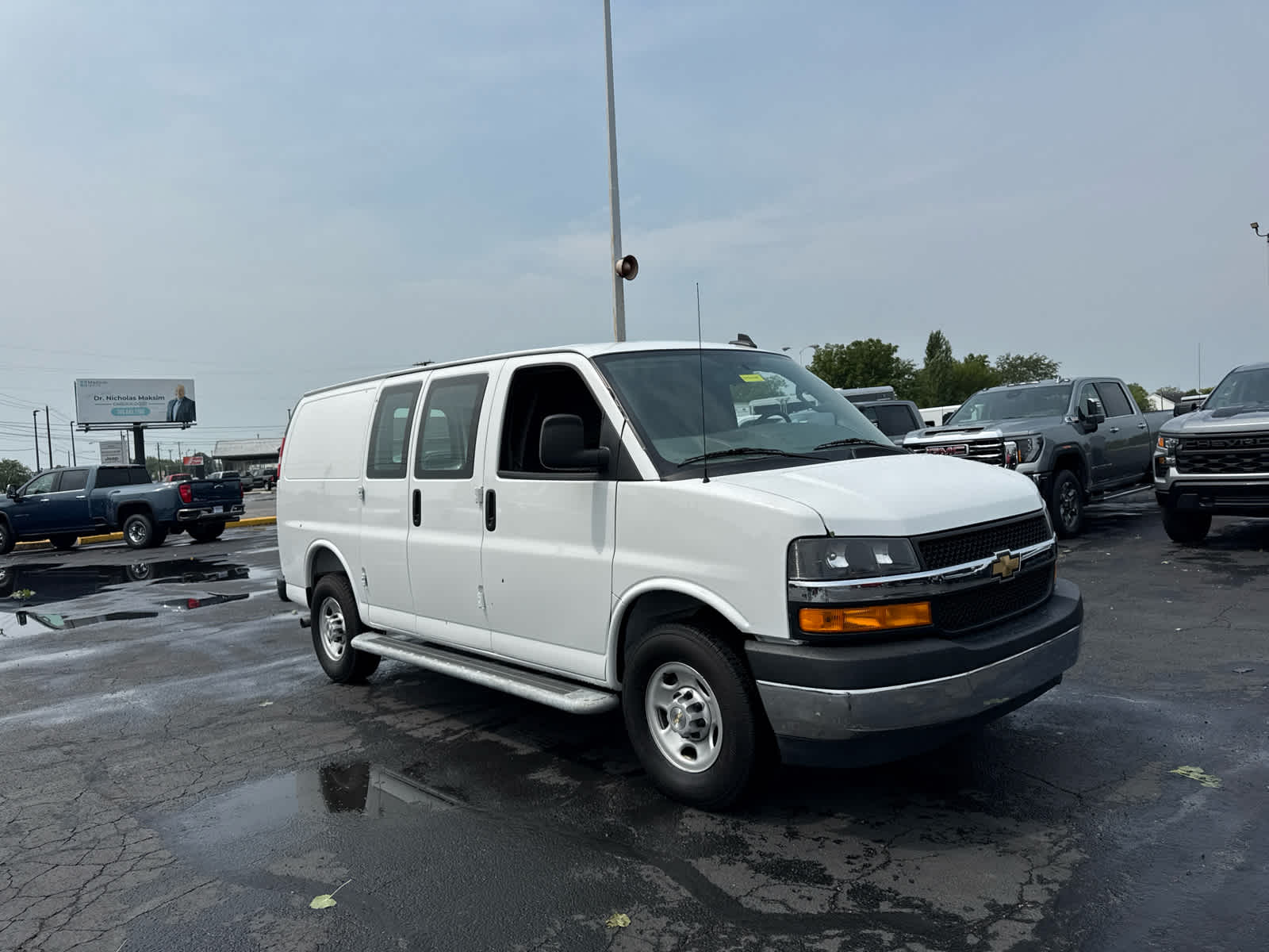 2025 Chevrolet Express Cargo WT