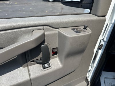 2025 Chevrolet Express Cargo WT