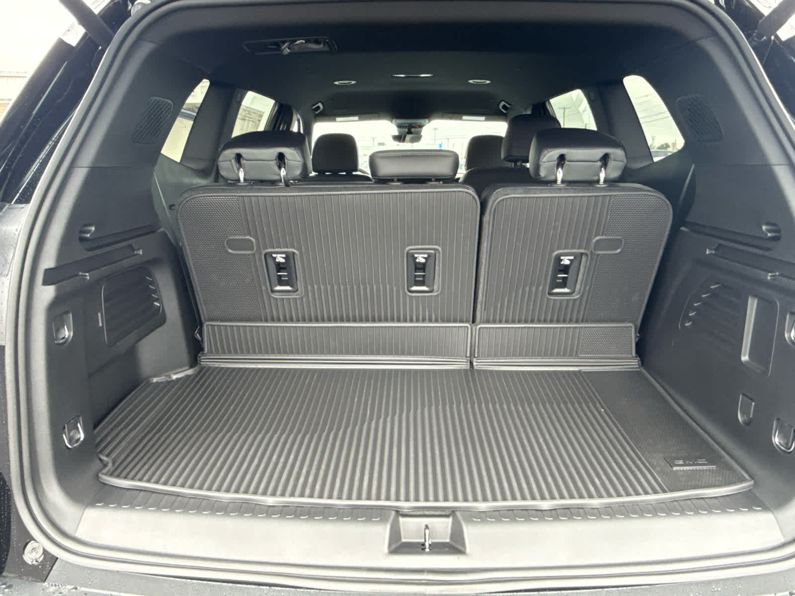 2027 GMC Acadia AT4