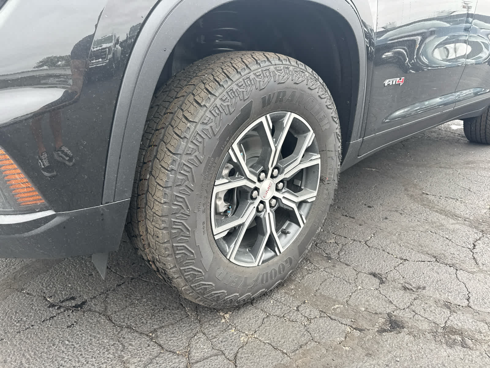 2027 GMC Acadia AT4