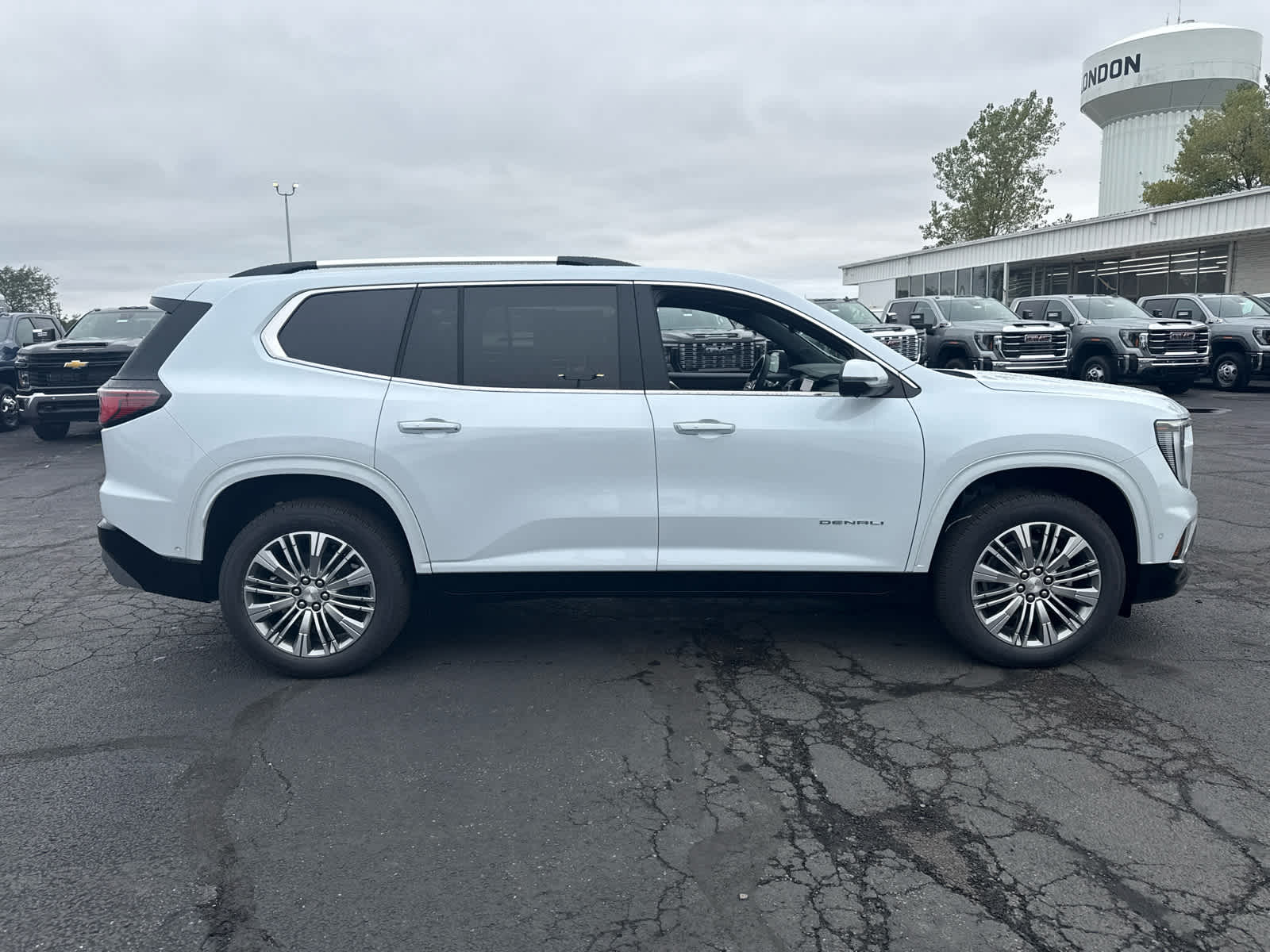 2027 GMC Acadia Denali