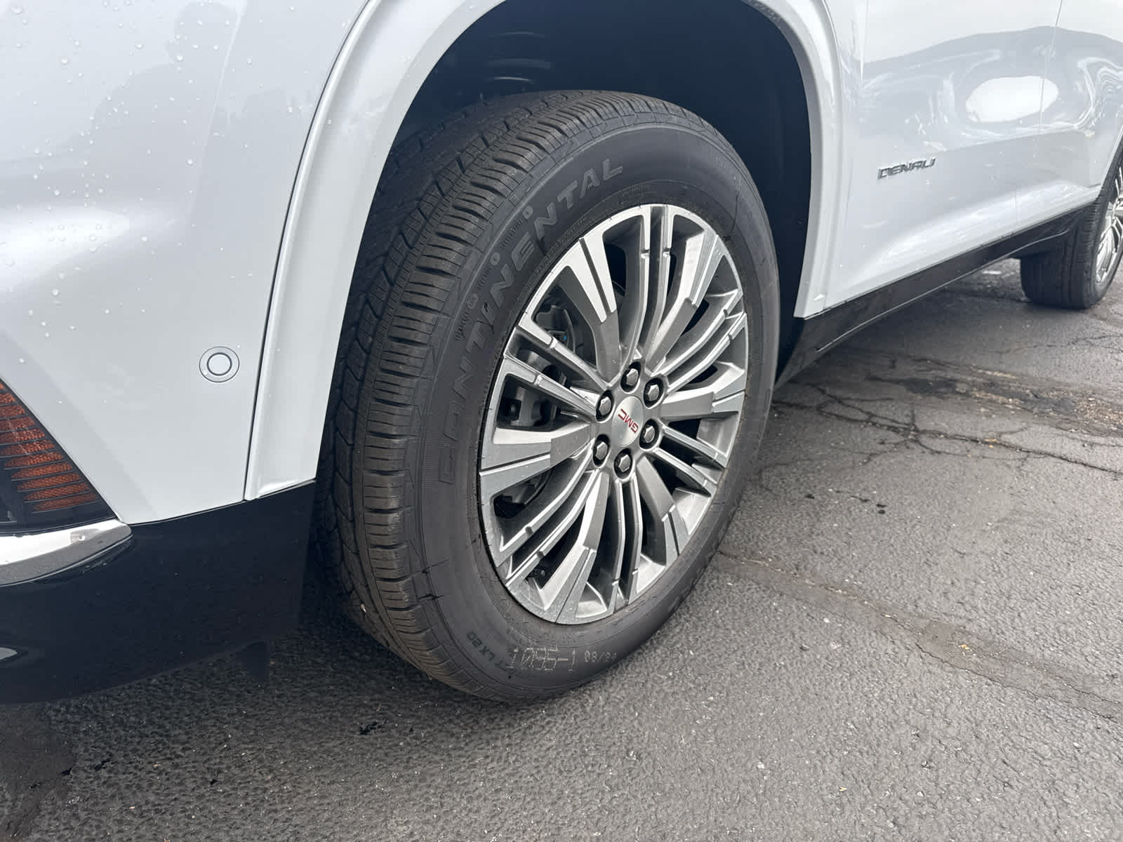 2027 GMC Acadia Denali
