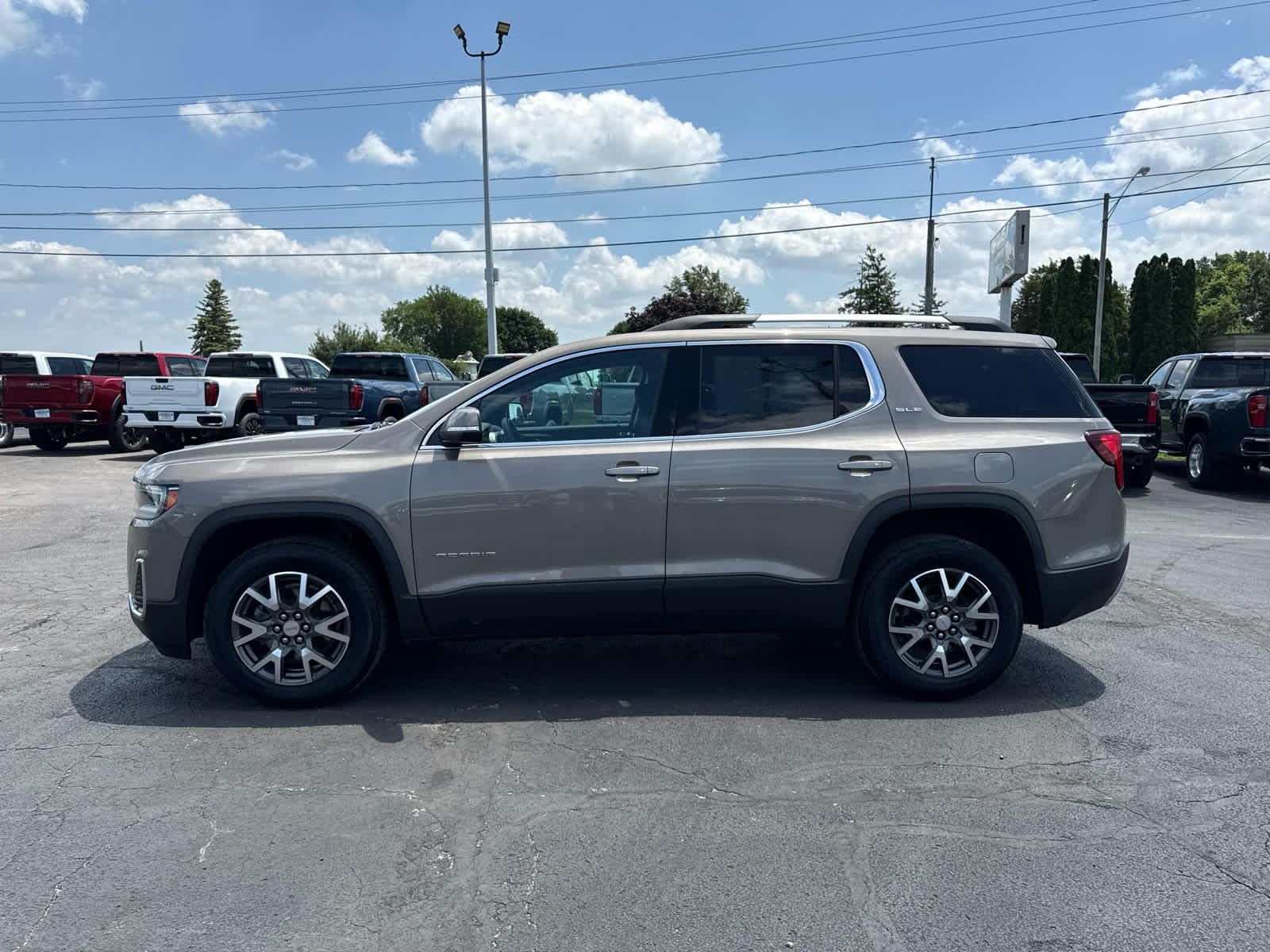 2023 GMC Acadia SLE