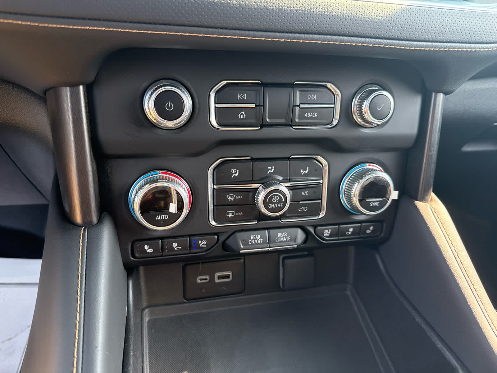 2024 GMC Yukon AT4