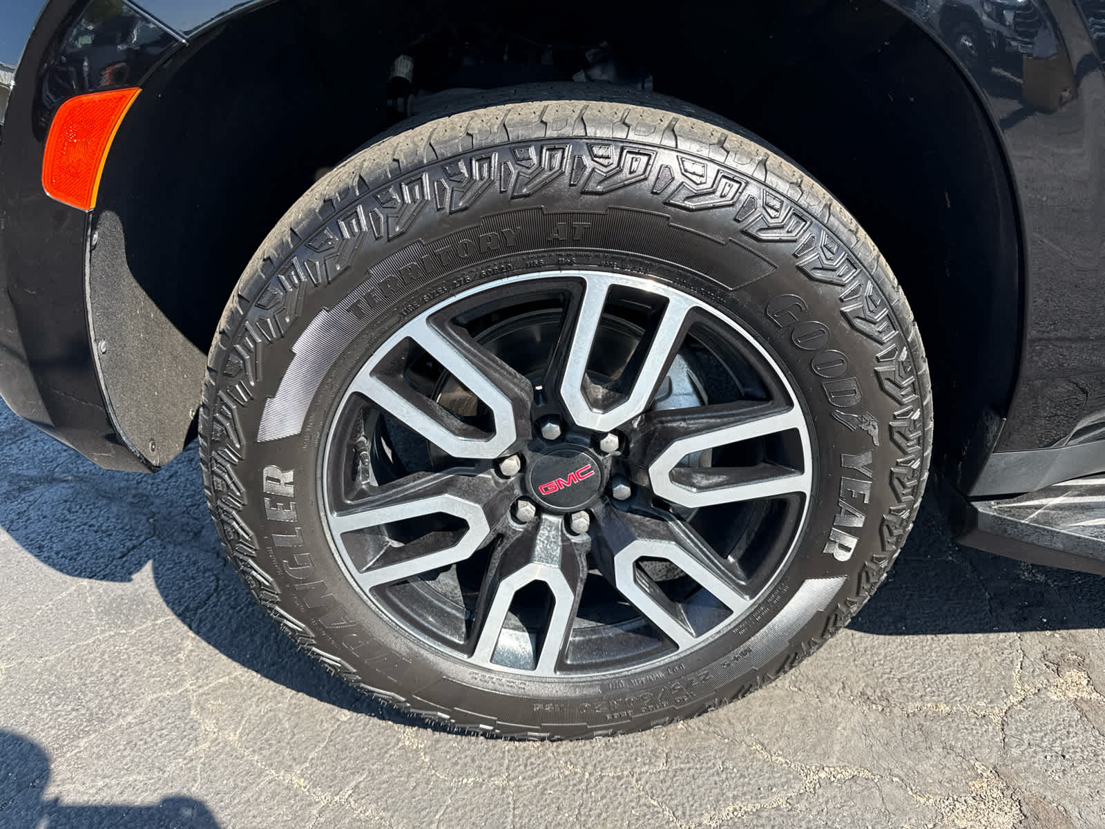 2023 GMC Yukon AT4