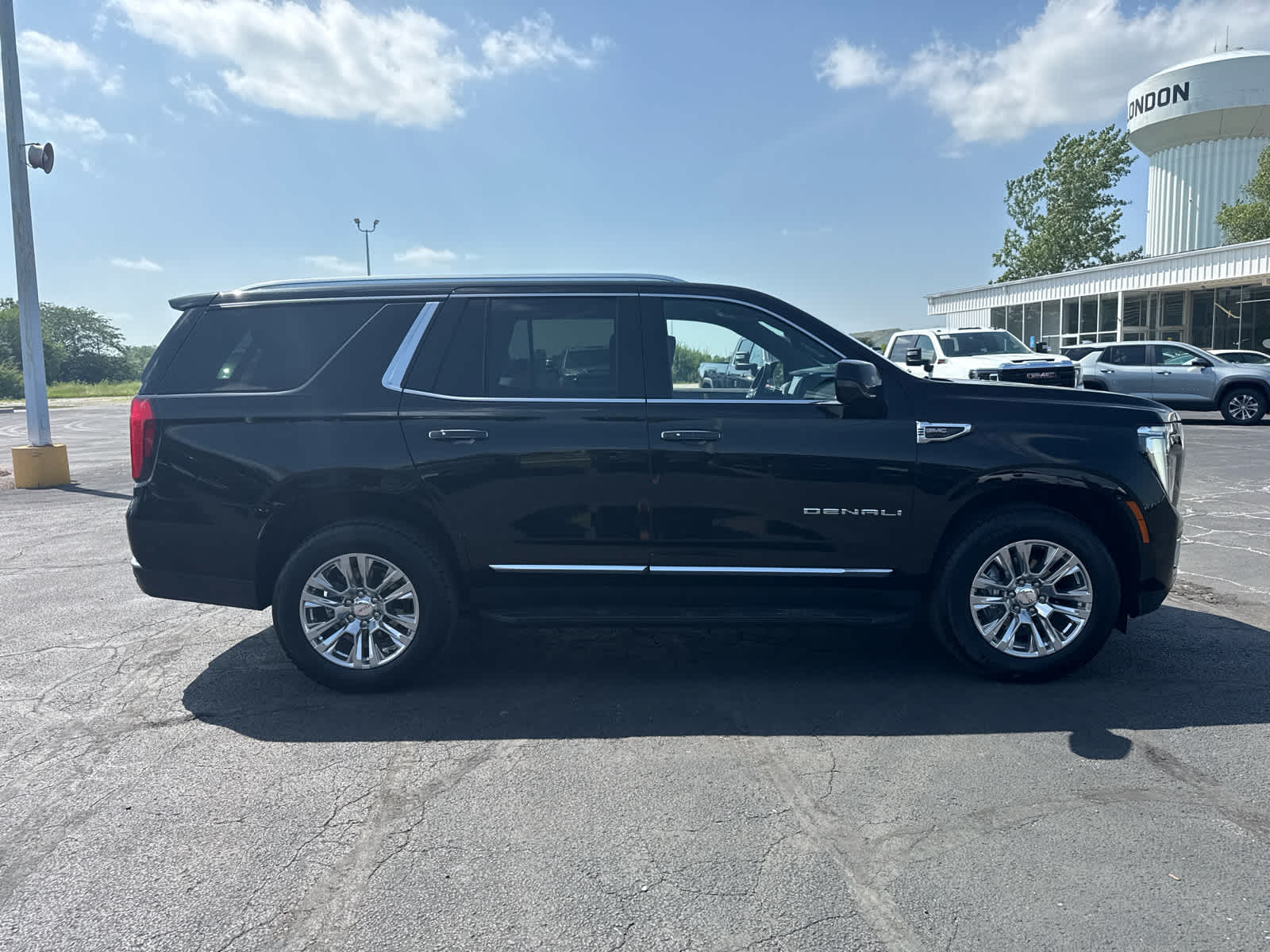 2025 GMC Yukon Denali