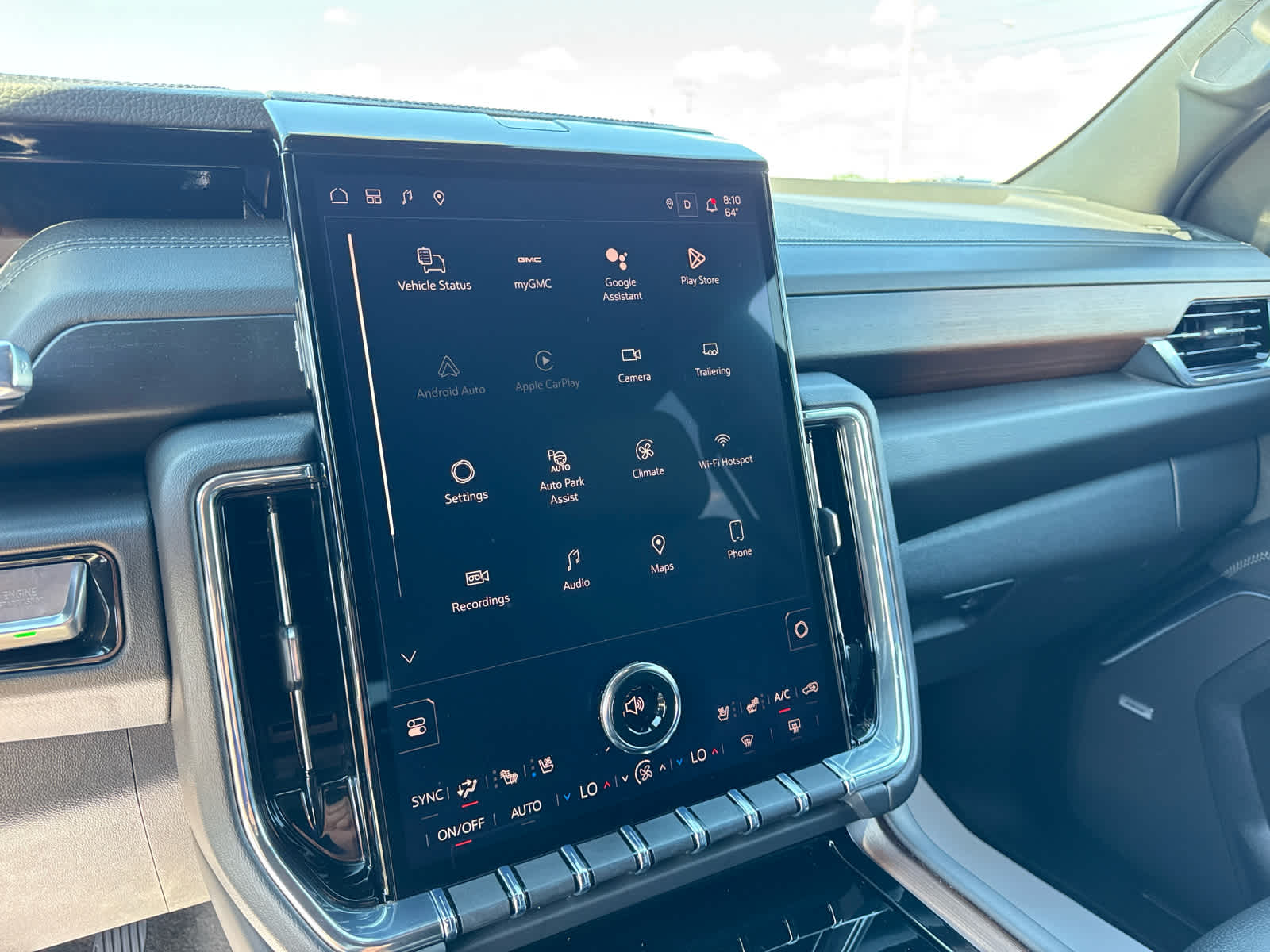 2025 GMC Yukon Denali - Photo 16