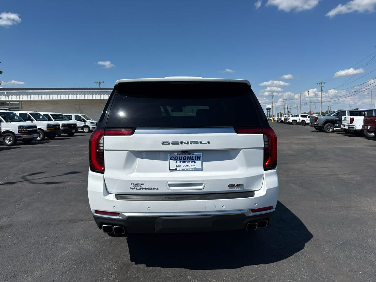 2025 GMC Yukon Denali - Photo 4