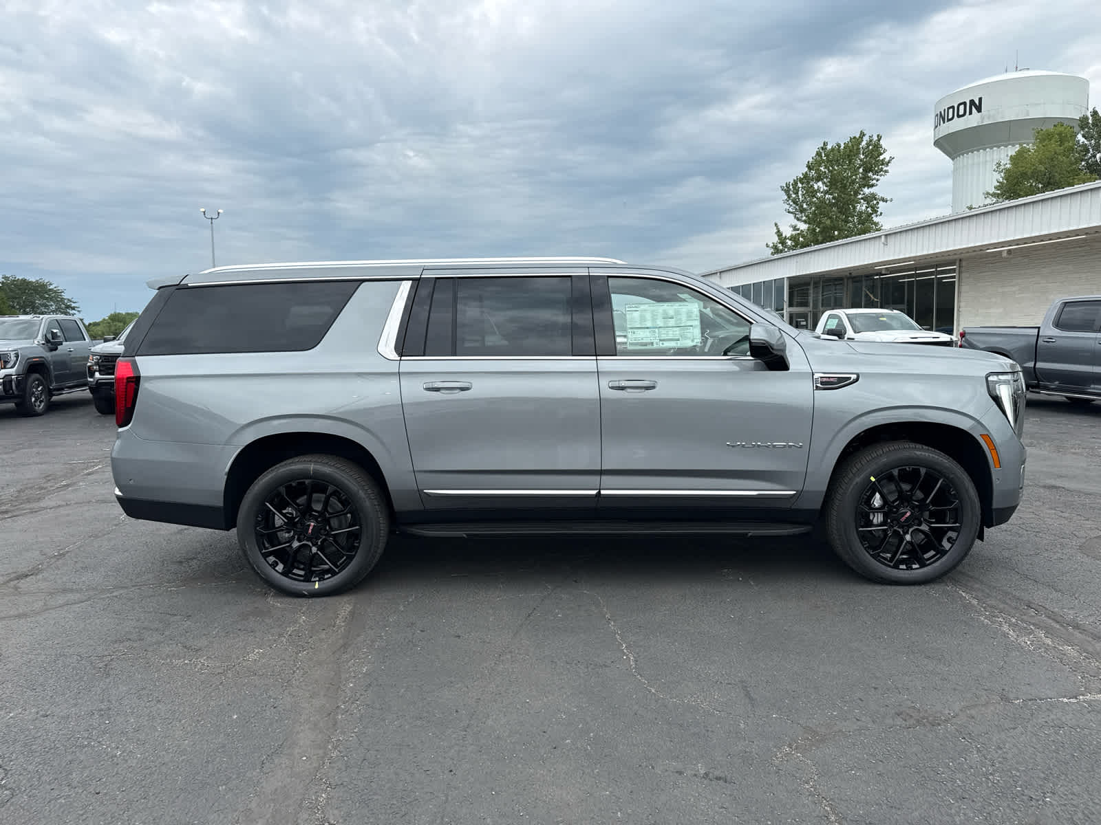 2026 GMC Yukon XL Elevation
