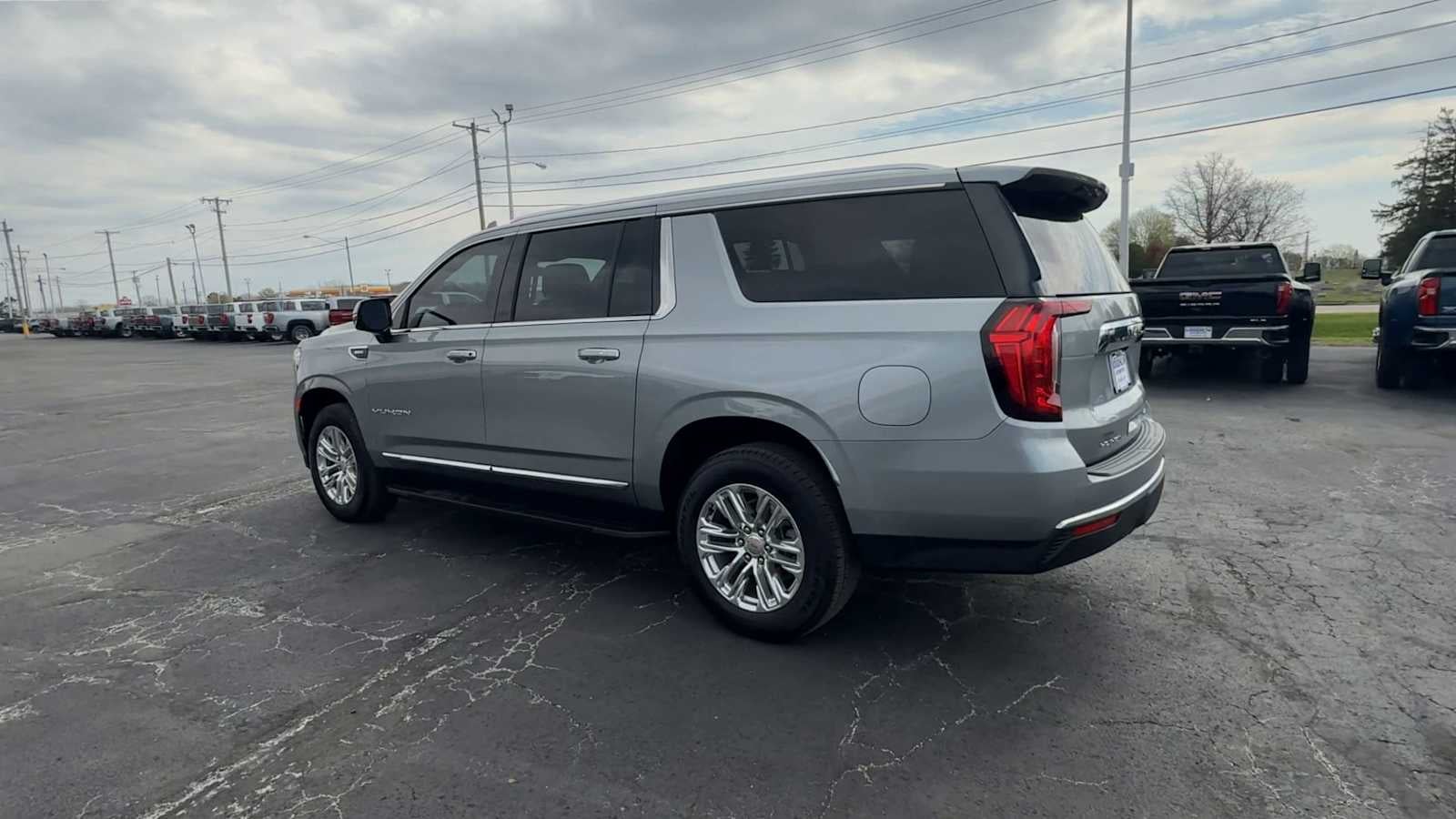 2024 GMC Yukon XL SLT