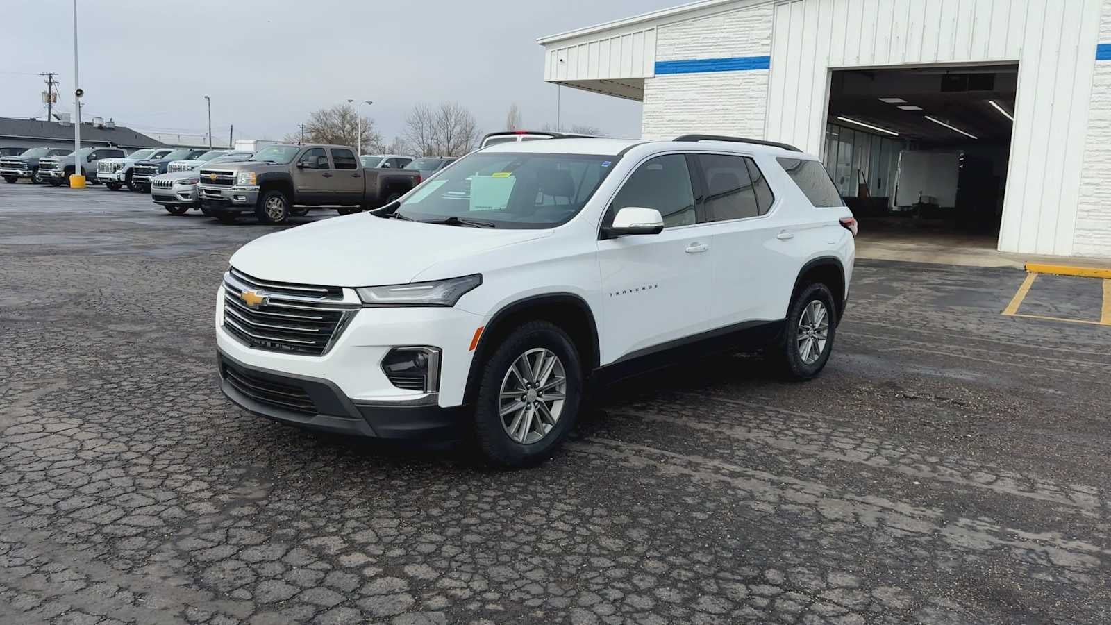 2023 Chevrolet Traverse LT Leather