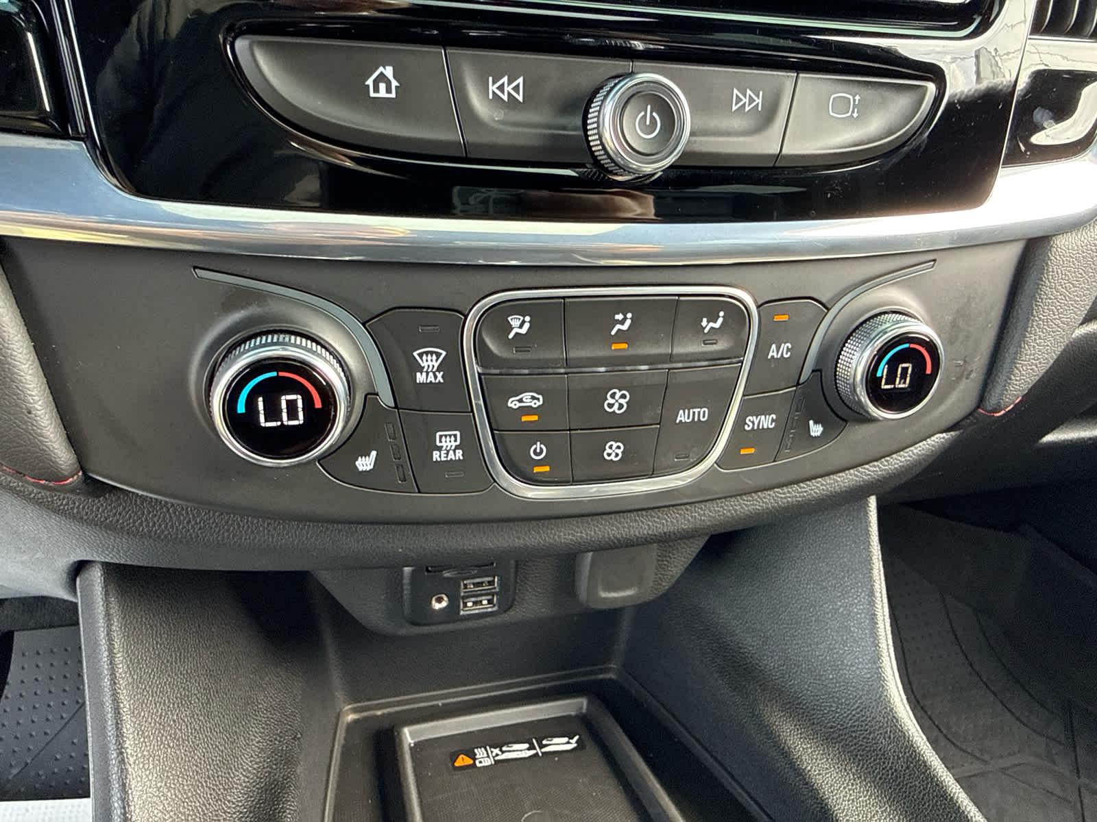 2022 Chevrolet Traverse RS