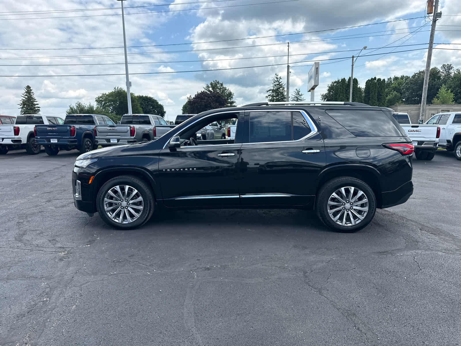 2023 Chevrolet Traverse Premier