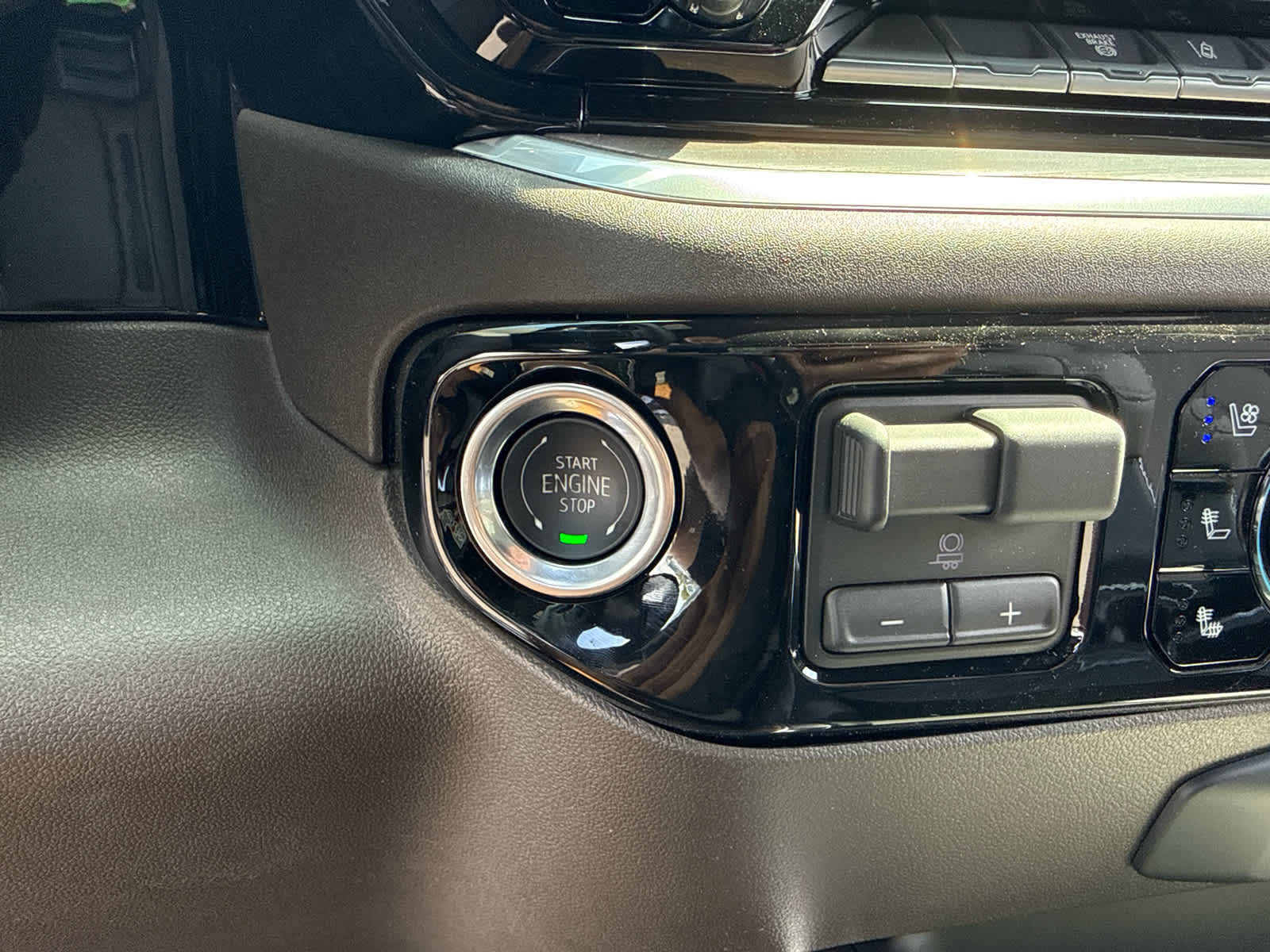 2026 GMC Sierra 3500 HD SLT DRW