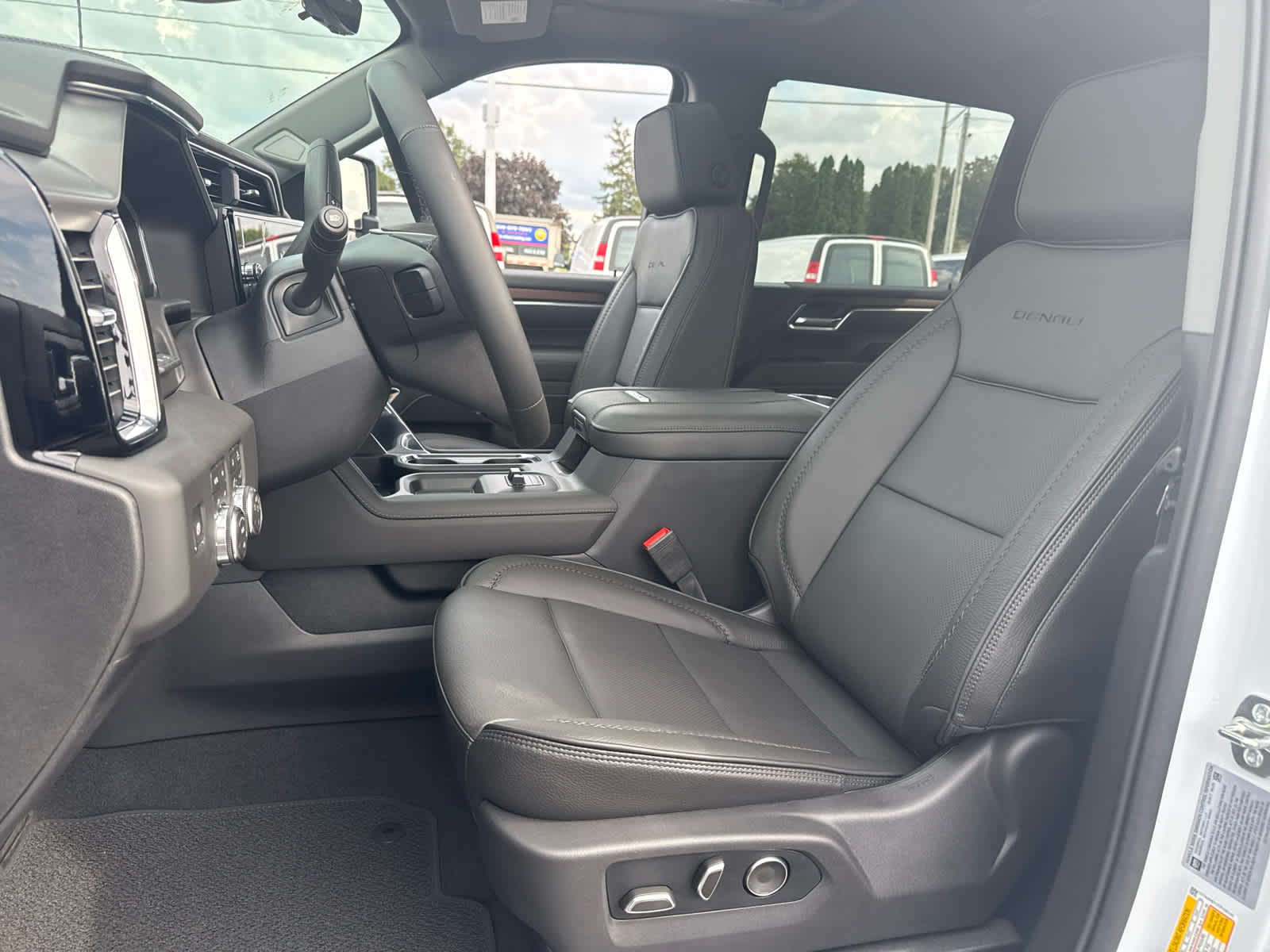 2026 GMC Sierra 3500HD Denali - Photo 11