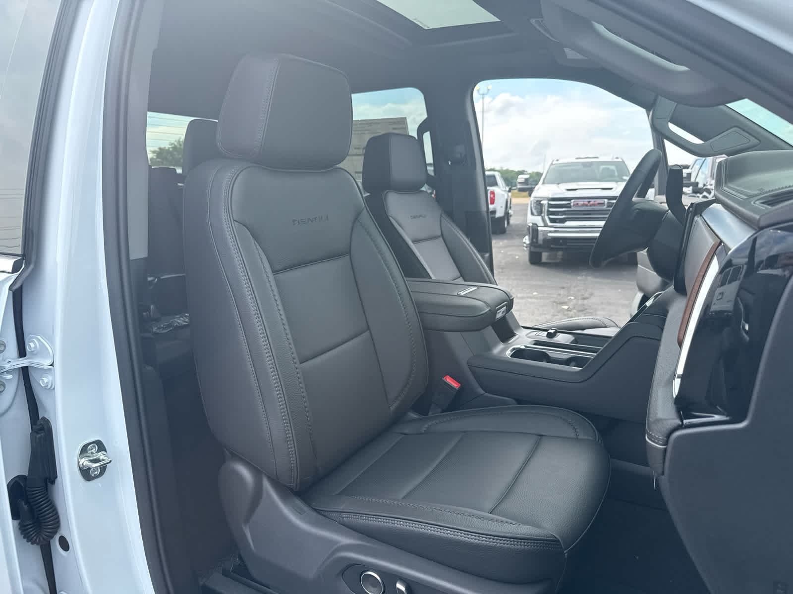 2026 GMC Sierra 3500HD Denali - Photo 24